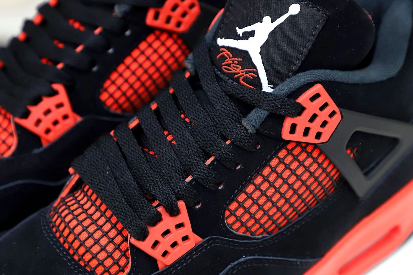 4 RETRO JORDAN 'RED THUNDER' AIR 1115